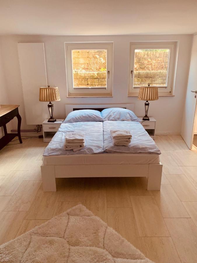 Souterrain Zimmer Mit Separatem Eingang Und Bad Düsseldorf Kültér fotó